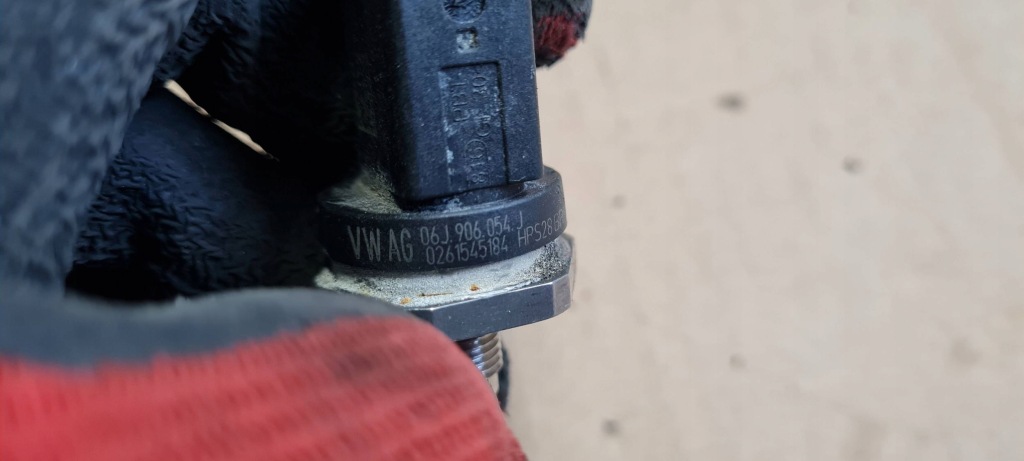 Q3 83a датчик давления топливной  2.0 tfsi 06j906054j vw tiguan с Разборки