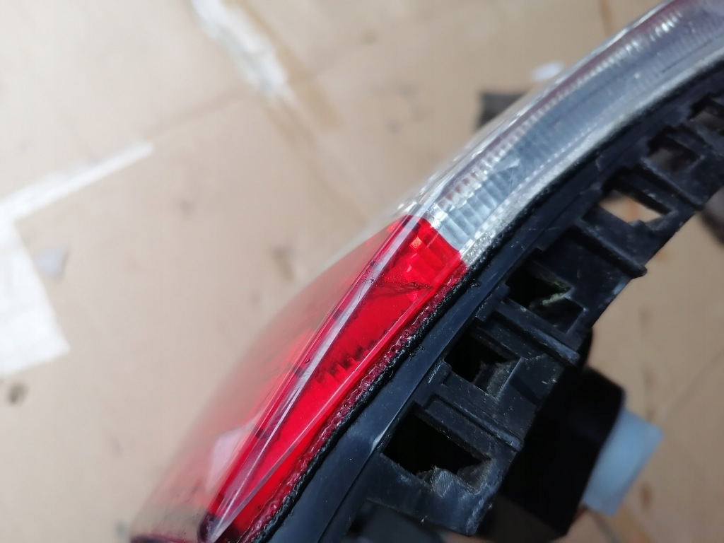 Лампа задняя правая w крышка mondeo mk4 hb рестайлинг  led Цена