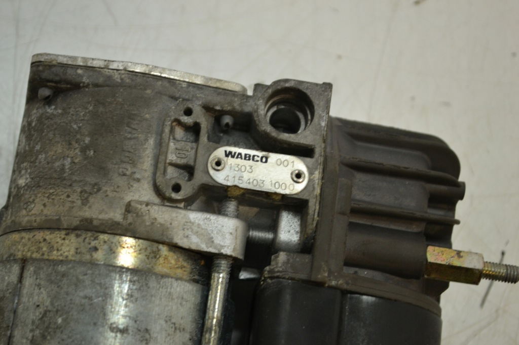 Купить Bmw e39 компрессор подвеска уровень 1082099