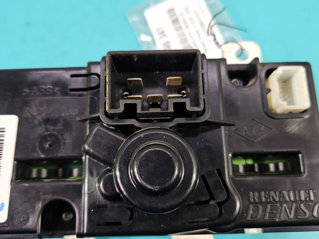 фото №7, Консоль панель обдув renault master iii 10-19 275100013r