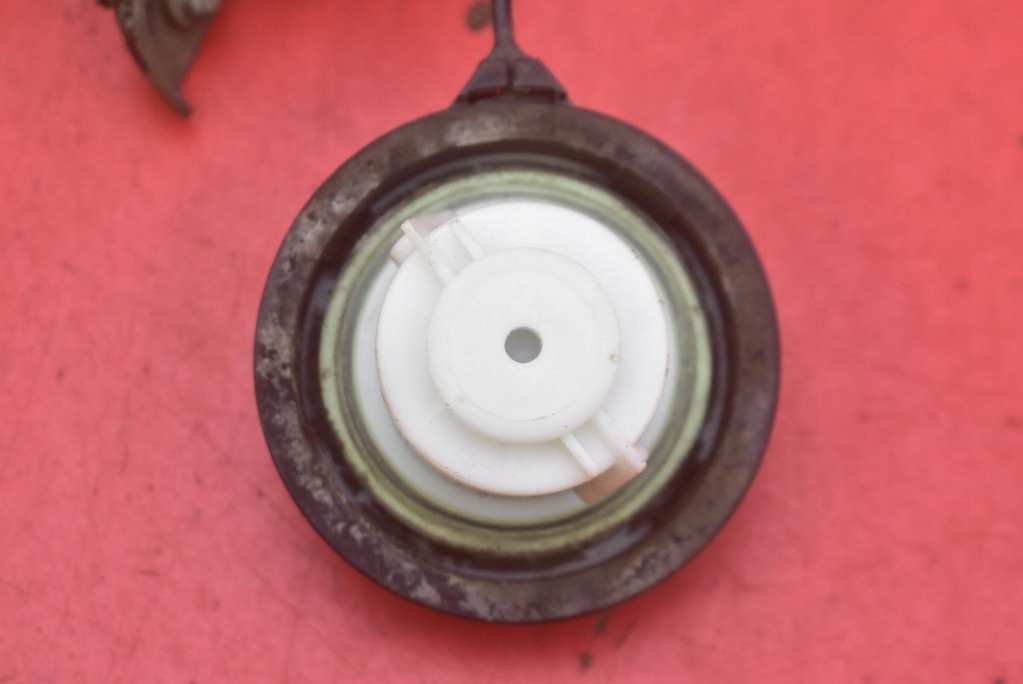 фото №16, Крышка заливной топлива серая chevrolet hhr 1 i 05-11