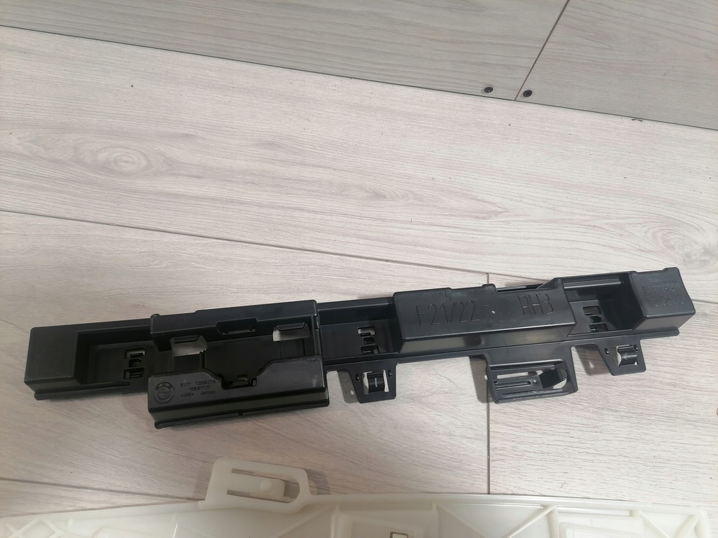 фото №11, Bmw f30 f31 кронштейн порог правое комплект 7240874