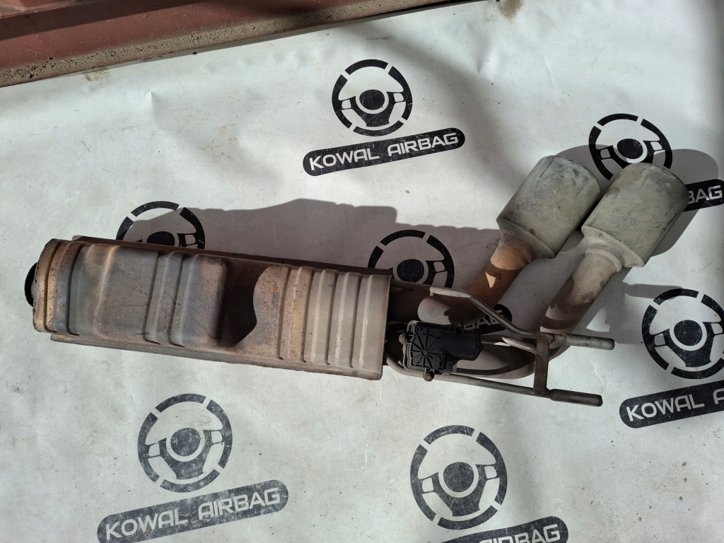 Гаситель правый  rh конечный mercedes g w463/4 amg g63 nr7 Киев