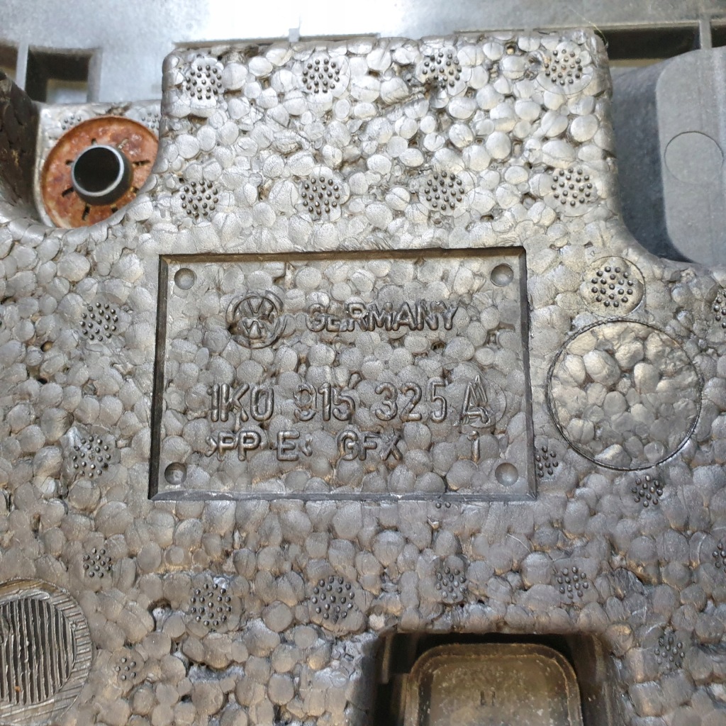 Основа корпус полиця акумулятор vw audi skoda Ціна