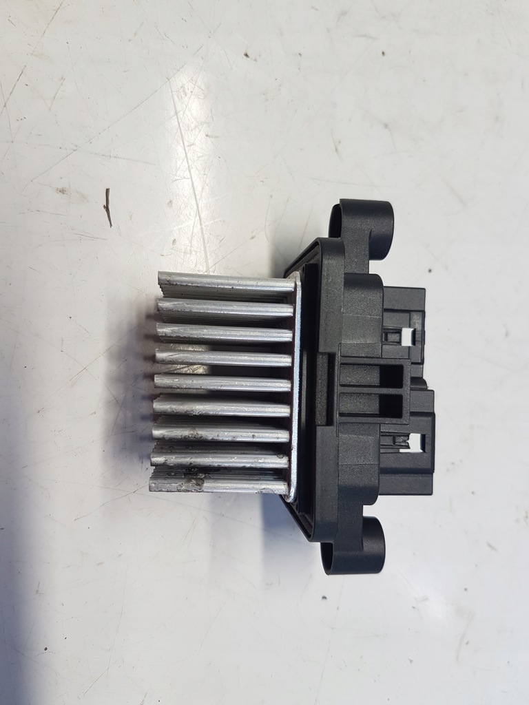 фото №1, Discovery sport l550 резистор вентилятора