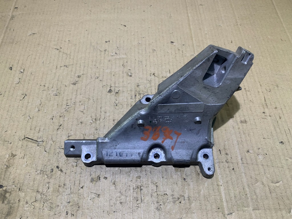 фото №1, Кронштейн двигателя левая mercedes cls c218 5.5 m157