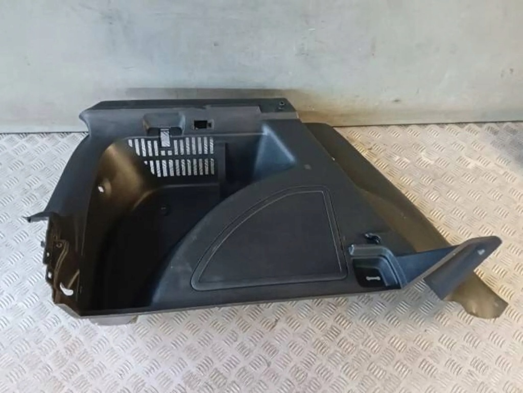 фото №1, Обшивка багажника лівий задня skoda rapid spaceback 5jj867427d