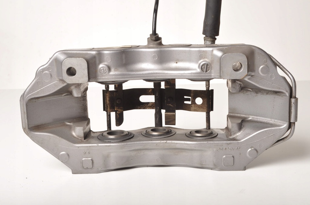 фото №5, Aston martin db11 5.2 суппорт тормозной правый перед 20.a524.04