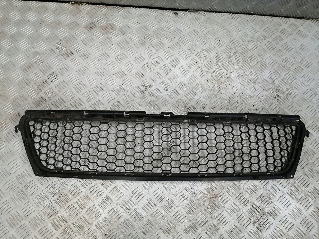 фото №1, Ww решётка радиатора решётка радиатора dacia sandero 8200735103