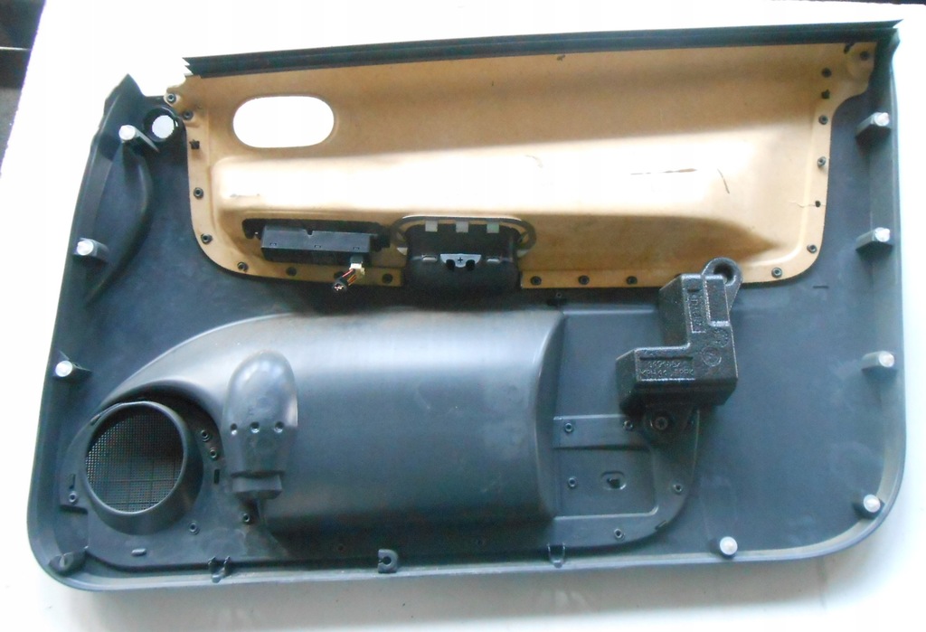 фото №5, Colt vi z30 06r обшивка левый i правый передний перед