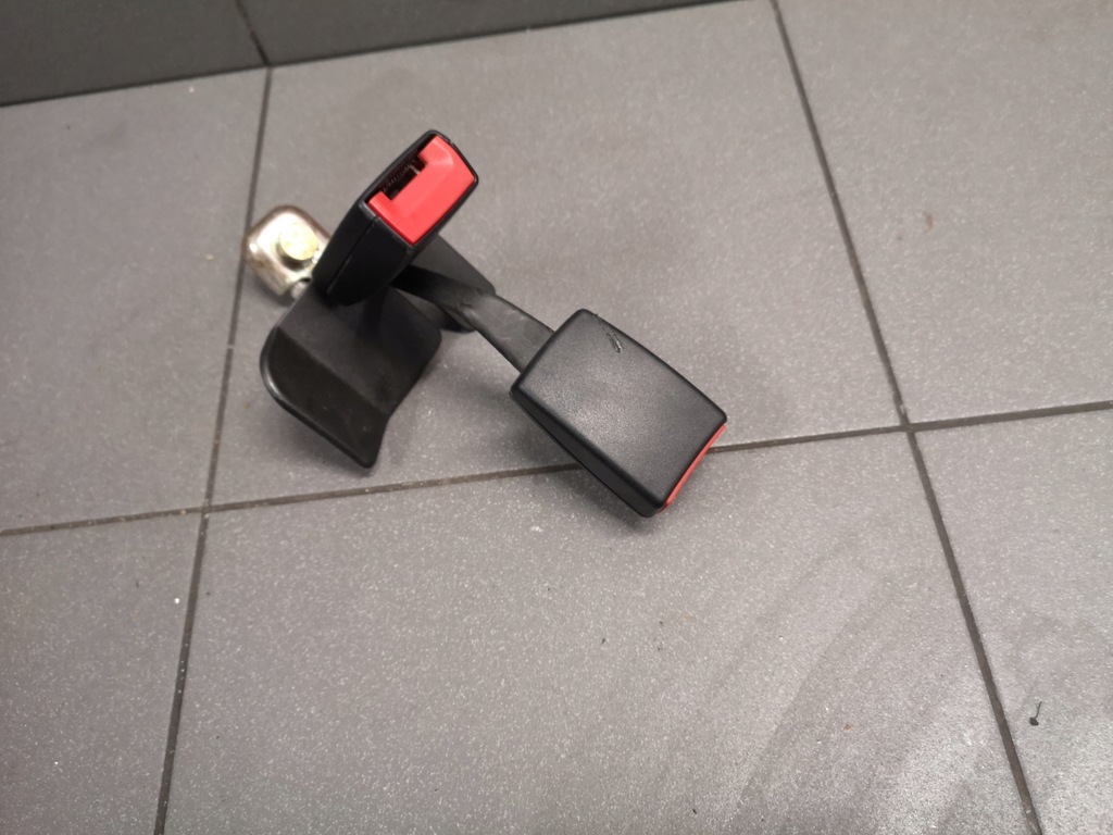 фото №1, Кліпса поперечина задня audi a6 c5 8d0857739d