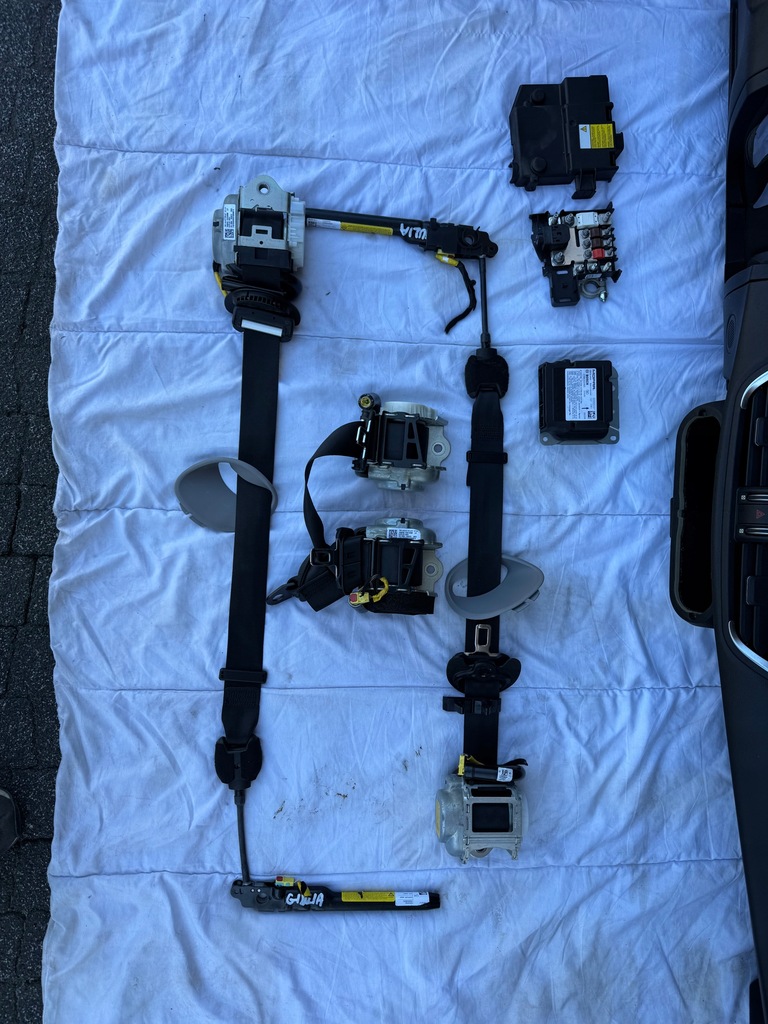 фото №8, Alfa romeo giulia подушка безпеки консоль панель приладів панель приладів ремені датчик комплект