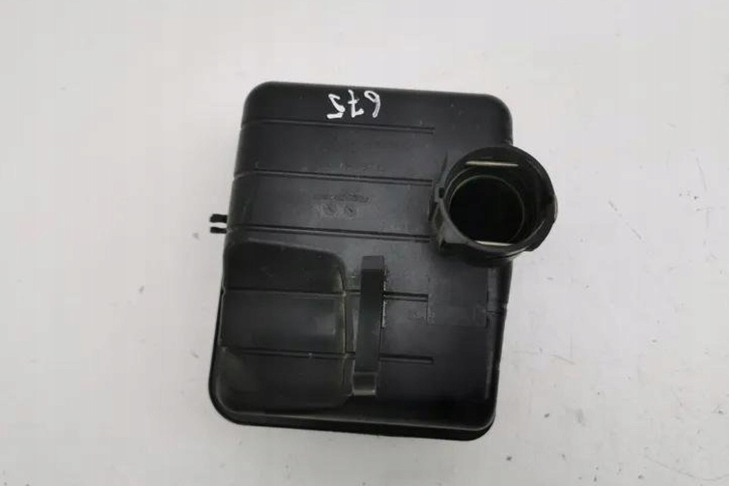 фото №8, Резонатор всмоктуючий bmw 5 f10 8512249 2.0l дизель 135kw 2013