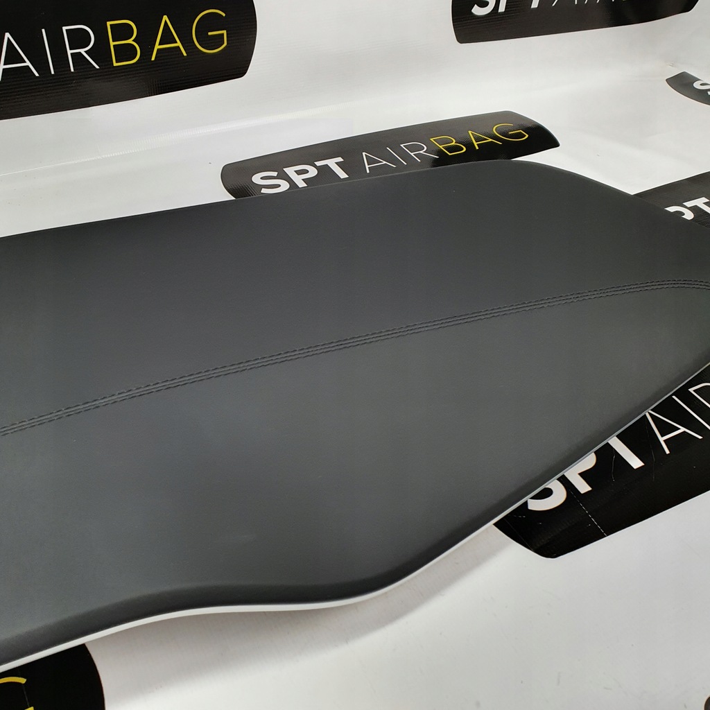 фото №5, Tesla панель приладів консоль подушки безпеки ремені подушка безпеки