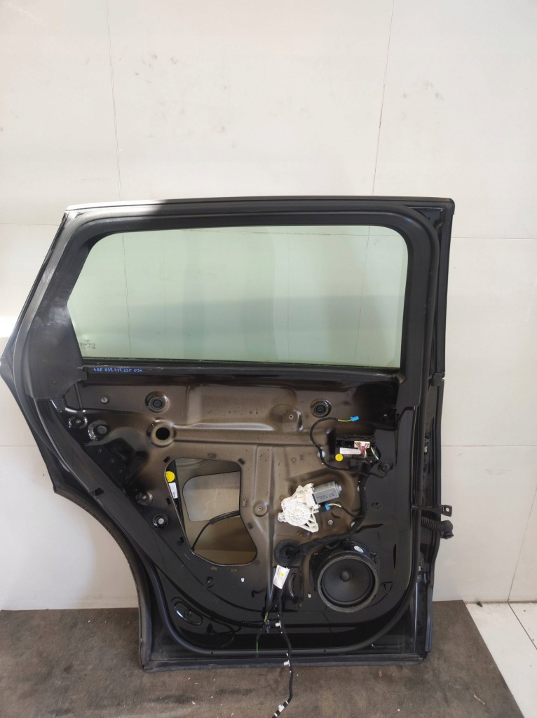 Двері ліва задній задні audi q8 e-tron etron s-line Недорого