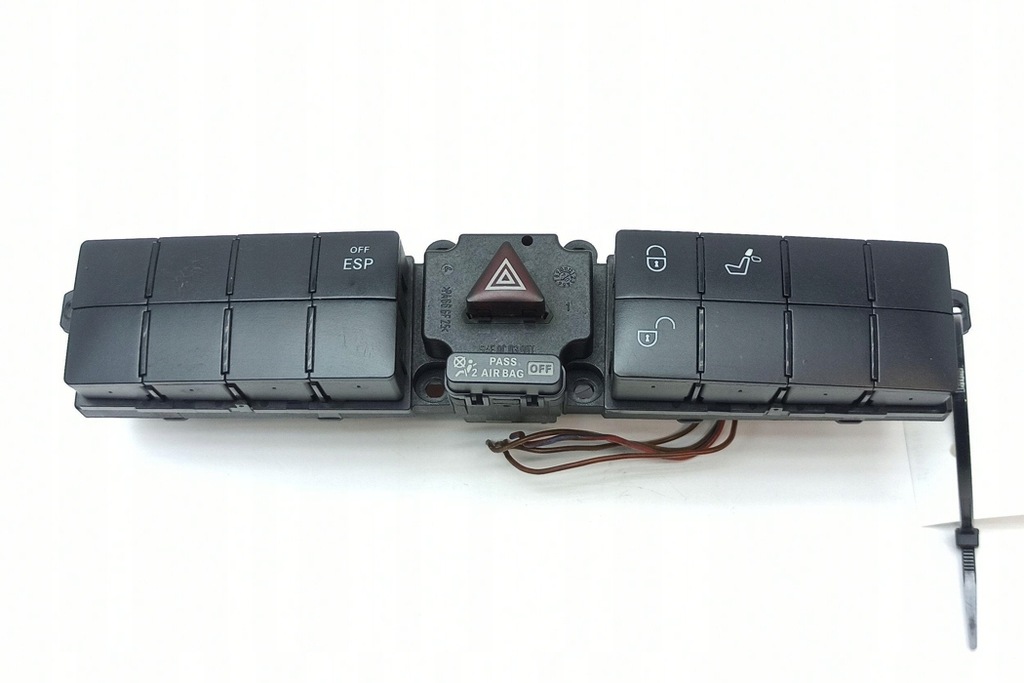 фото №6, Кнопка аварийных mercedes-benz clk c209 2038212881 2.7l дизель 2004