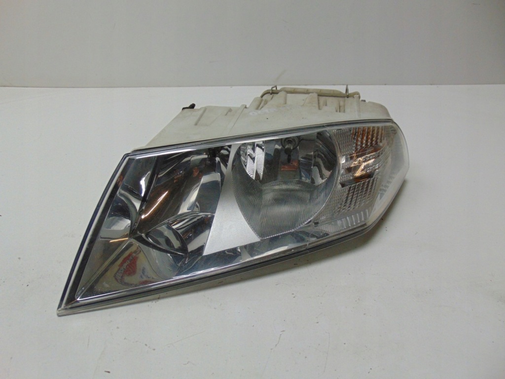 фото №1, Лампа левая перед skoda octavia ii europa