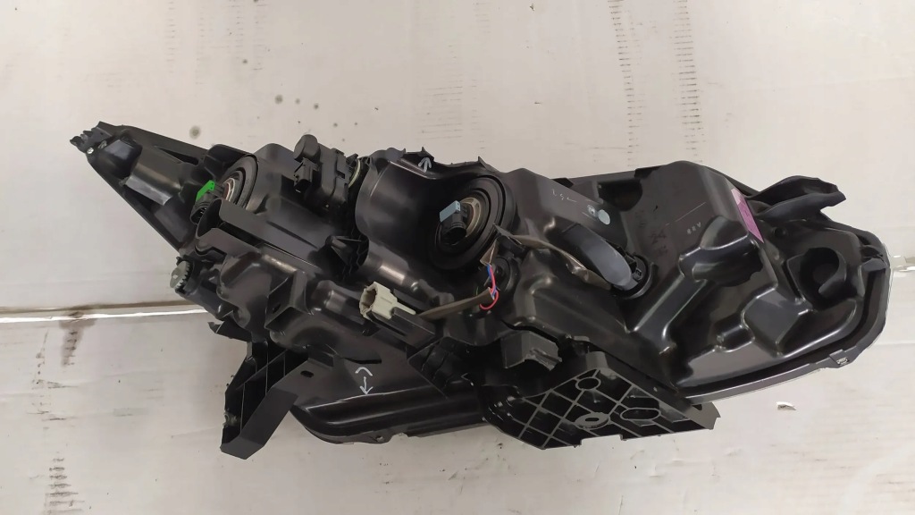 Nissan qashqai 2019 перед сторона левая фары передние Оригинал