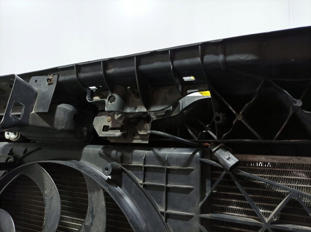 фото №8, Vw polo iv 9n 1.4tdi 75km усилитель pas передний радиатор 6q0806564
