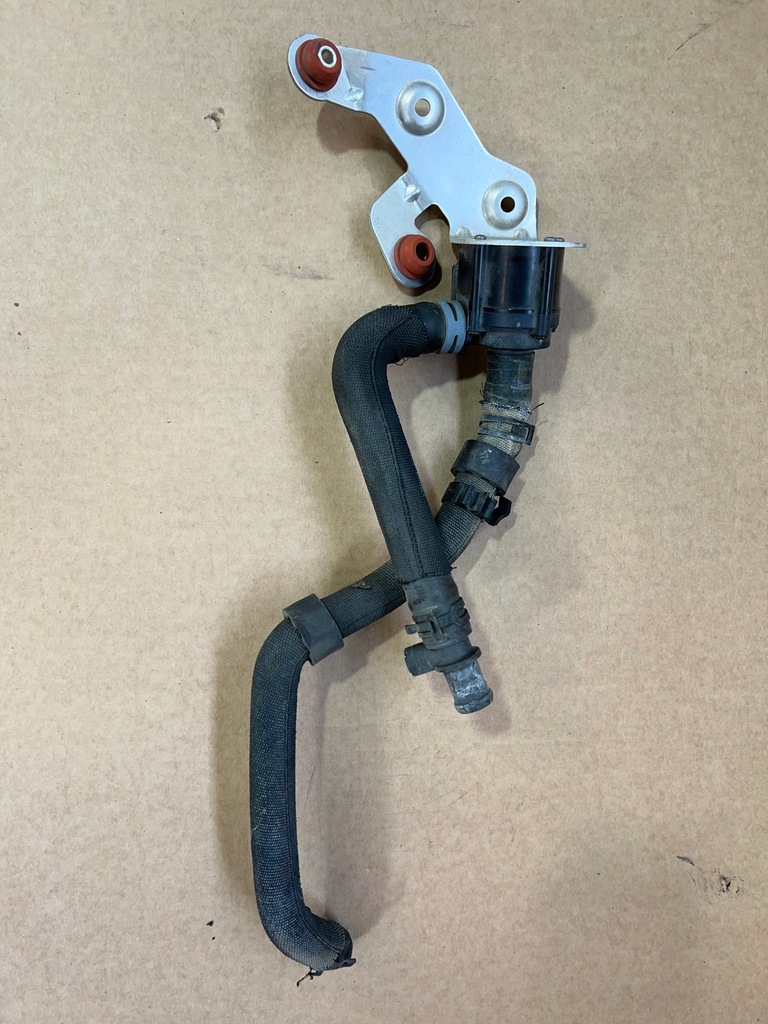 фото №4, Насос wody audi a8 d4 059121012a