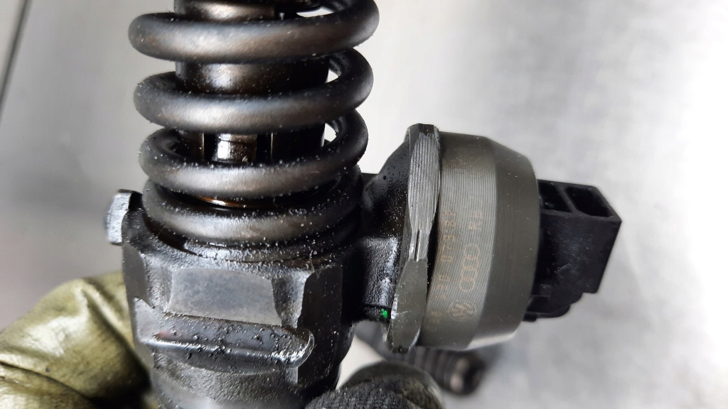 фото №8, Насос-форсунки 038130073bp vw polo 9n 1.4 tdi 3 штуки