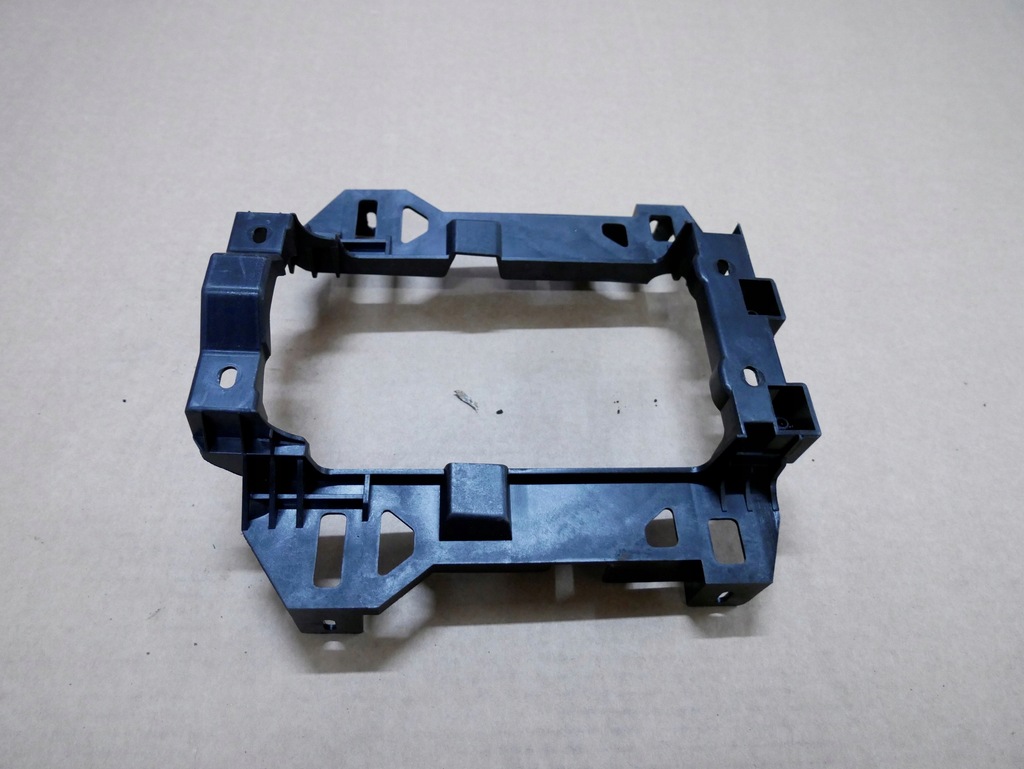 фото №1, Audi q7 4l кронштейн туннель 4l0863531a