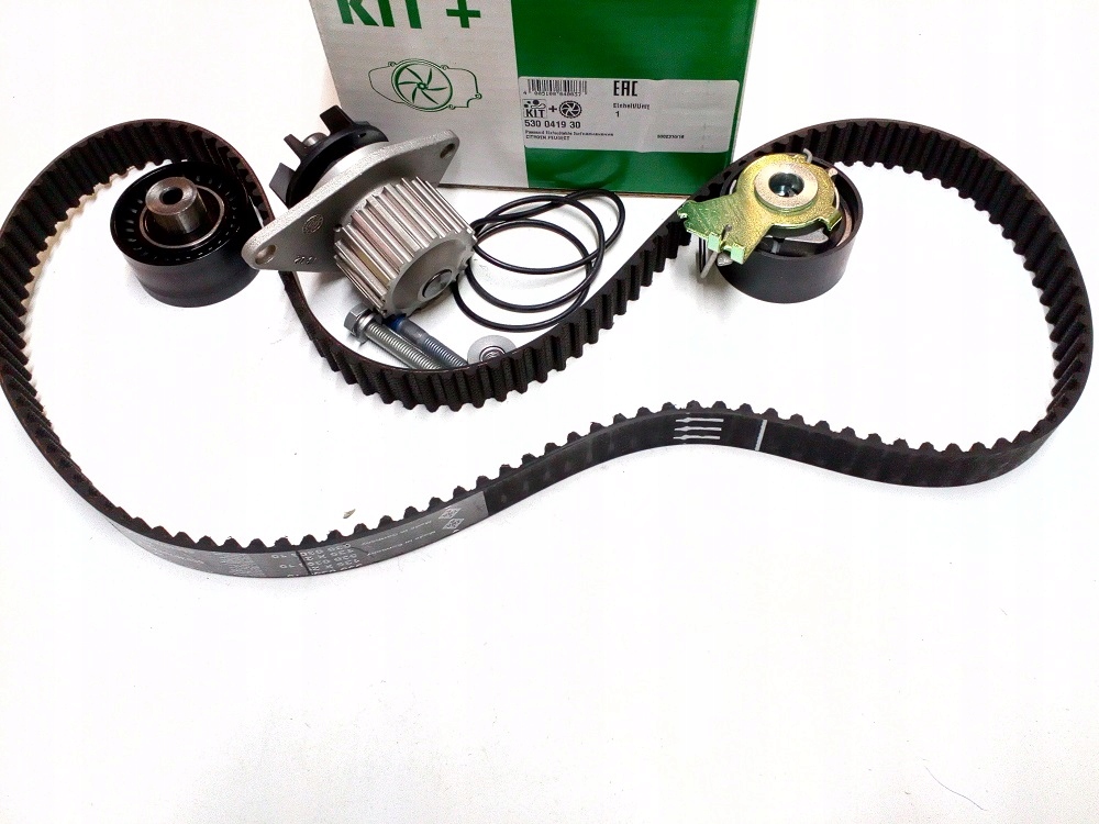 фото №1, Насос водяная + набор ремень распределительного вала