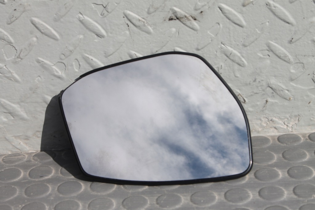 фото №1, Вкладыш стекло зеркало правого nissan pulsar