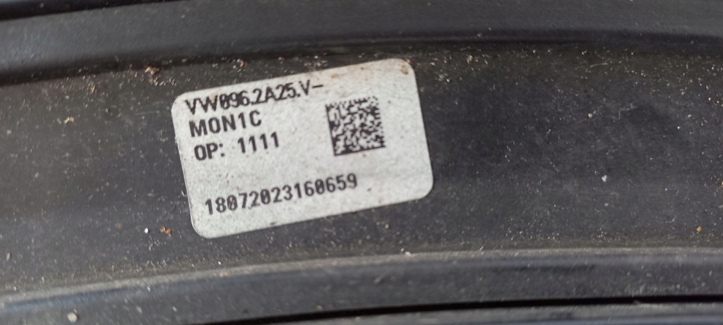 фото №7, Молдинг крыла правая перед vw touareg iii 18- 760853718a