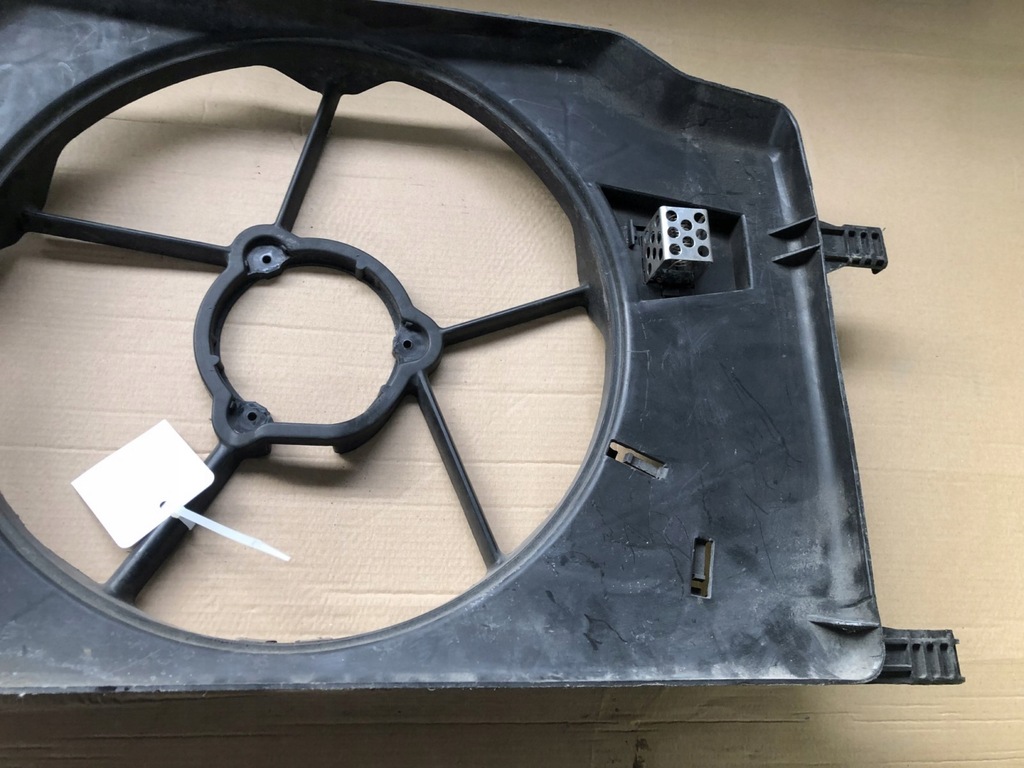 фото №8, Корпус вентилятора renault laguna ii 1831068000