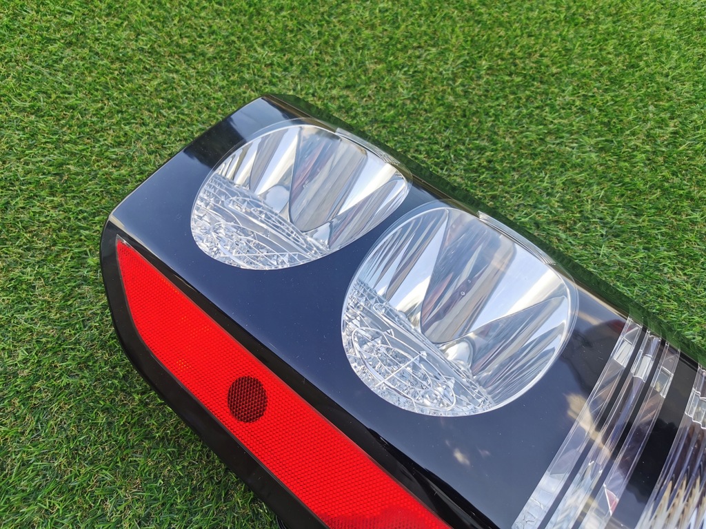 фото №3, Land rover discovery iv lift лампа левая задняя