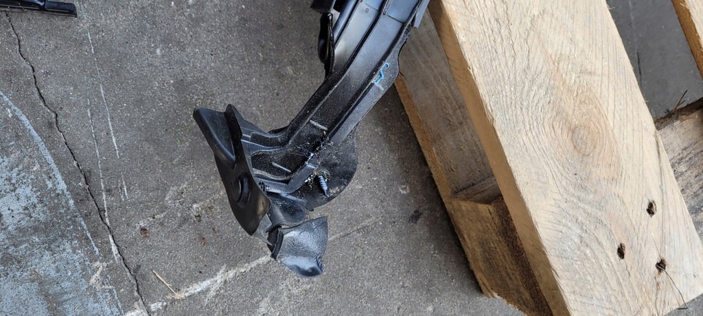 фото №7, Jeep wrangler jk прокладка скло нижня перед гумовий елемент