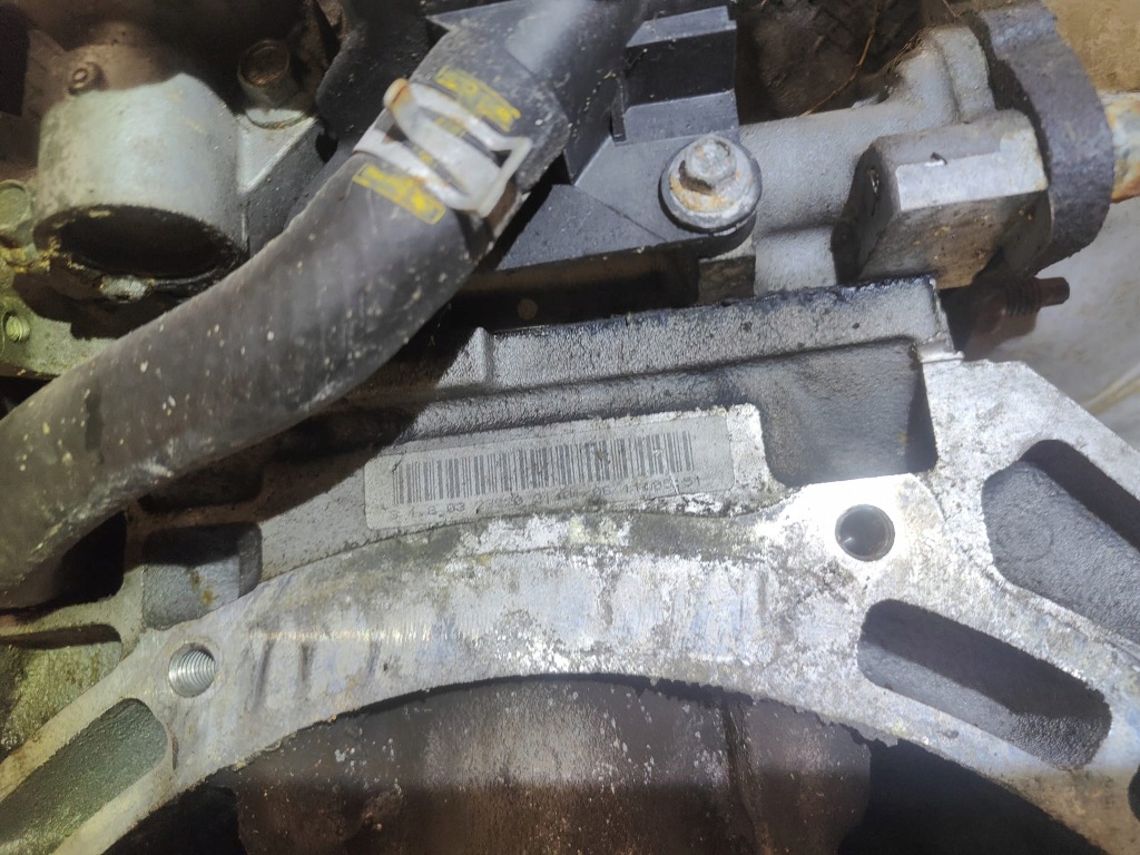 Mazda v vi l8 1.8 бензин двигун комплектний  як на фото Зі Шроту