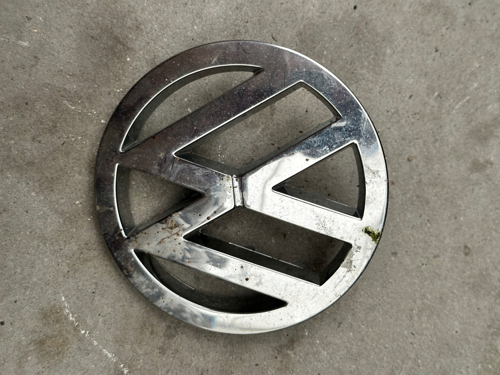 фото №1, Эмблема значок знак передней решётка vw 251853601......