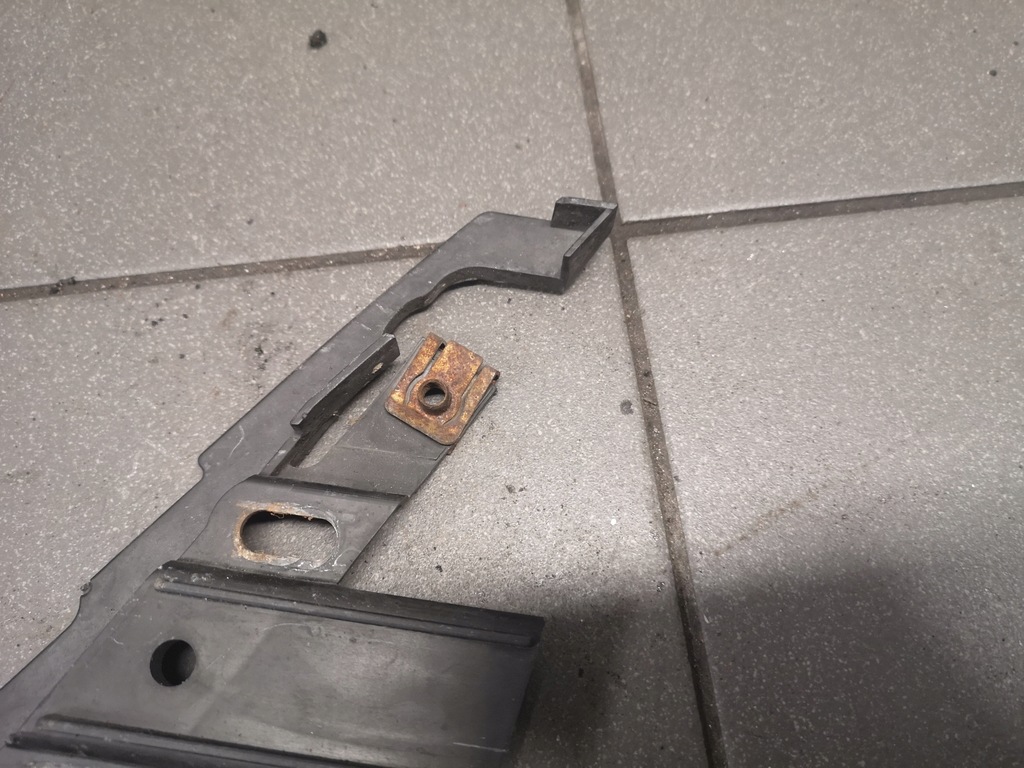 фото №5, Напрямна лампи лівий перед audi a8 d3 158153-00