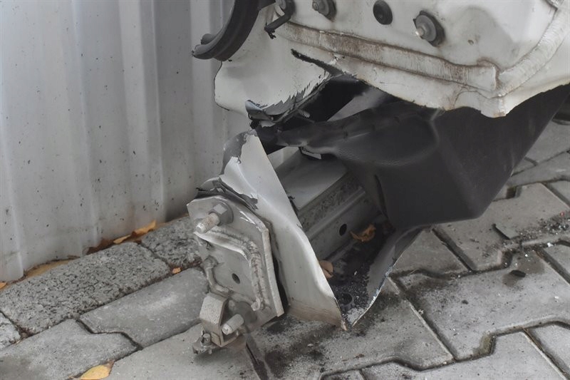 Крыло  правый  задняя порог 7437520 bmw seria 5 g30 седан Оригинал