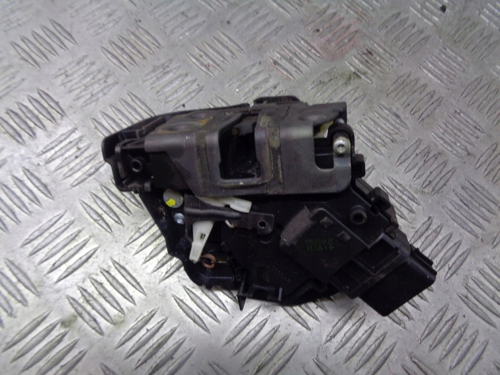 Замок двері праві перед ford focus mk2 6pin Ціна