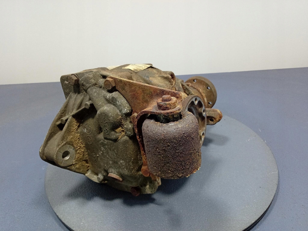 Bmw 3 e46 2.0d міст диференціал задній задній 2.35 7525201 в Україні