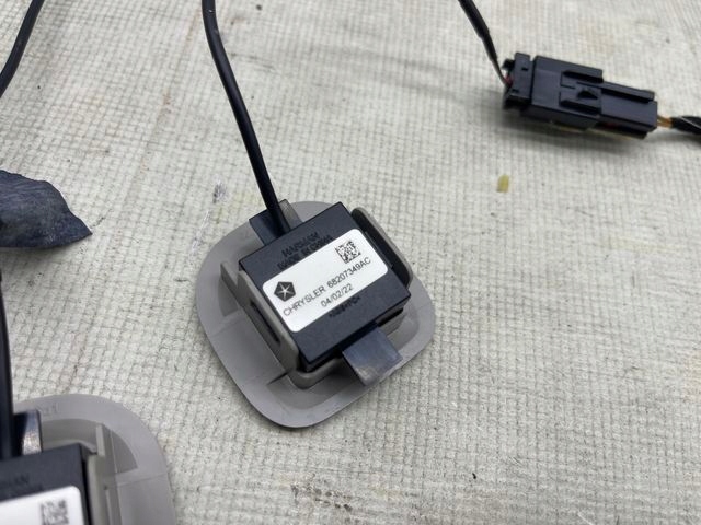 Chrysler pacifica рестайлінг  мікрофон стельовий 68207349ac в Україні