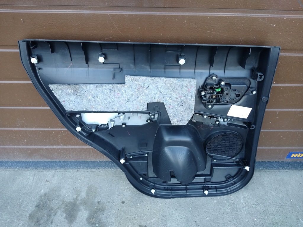 фото №9, Обшивка дверь правый задняя mitsubishi outlander 06-