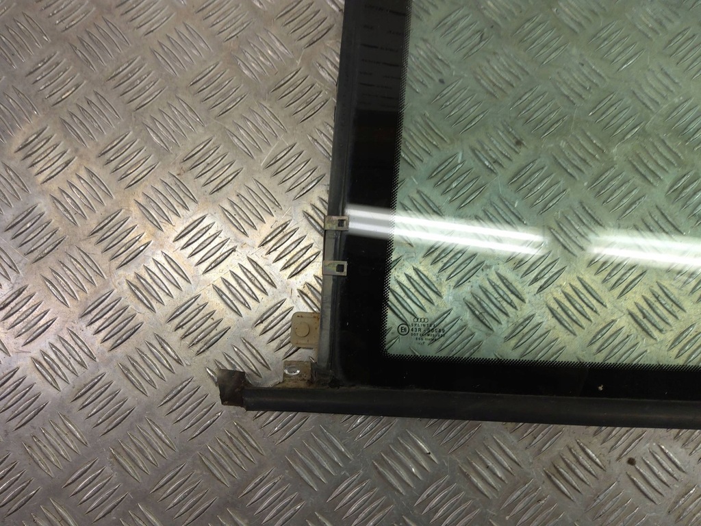 фото №9, Audi a3 s3 8l 1999 задняя сторона левая стекло кузовная задняя