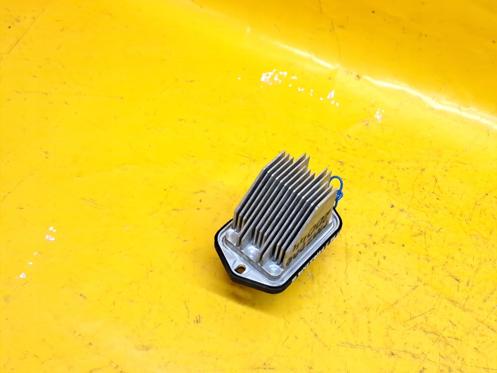 фото №1, Резистор вентилятор mazda 6 hb180gj6a 3контакти