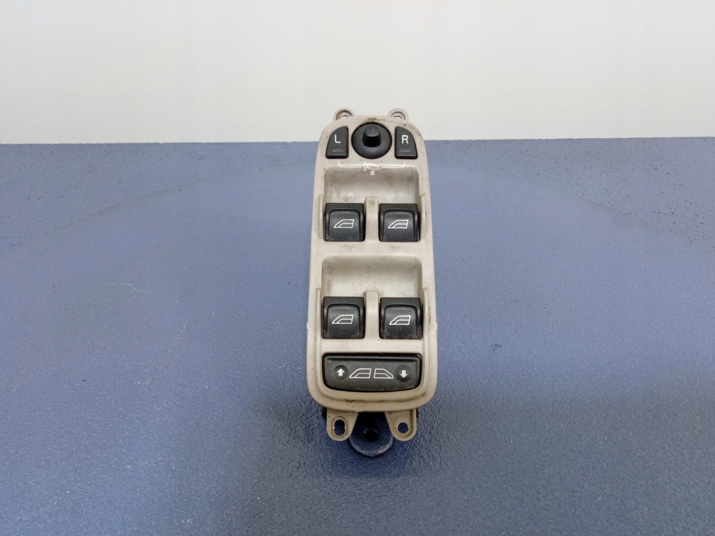 фото №1, Volvo c70 ii переключатель стекло