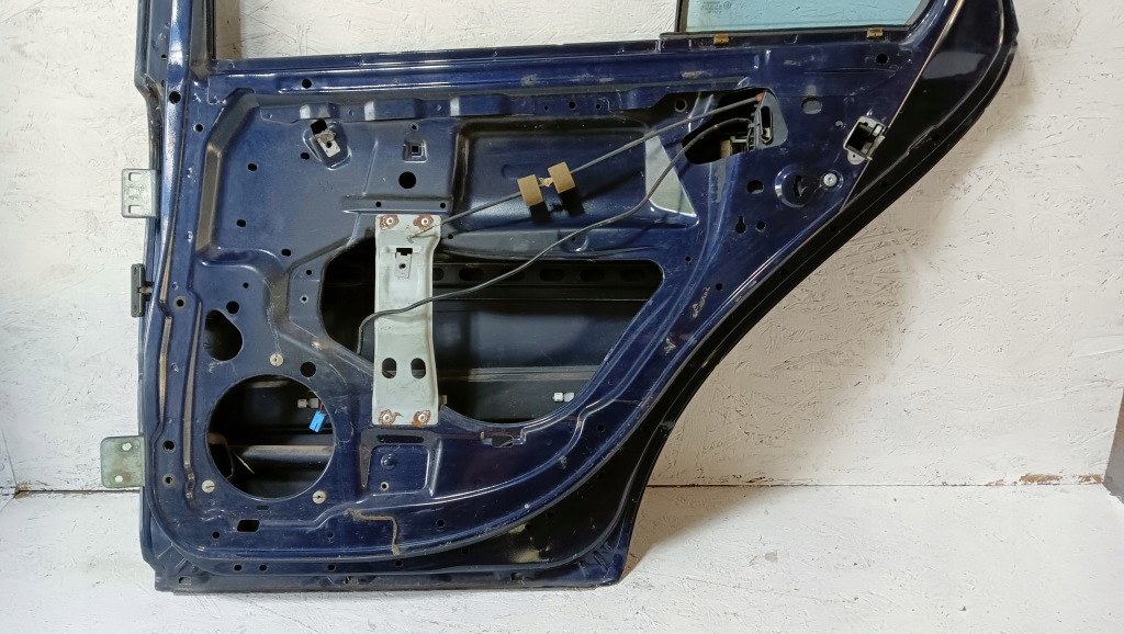 фото №8, Mercedes w203 sedan дверь правый задняя 359