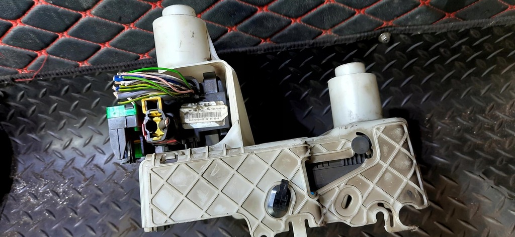 фото №5, Коробка запобіжників bsi opel mokka 9830813080