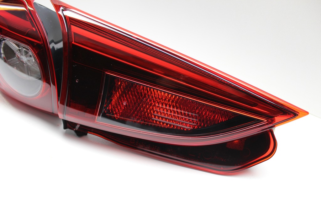 фото №7, Mazda 3 bm - лампа ліва задня led 2013+