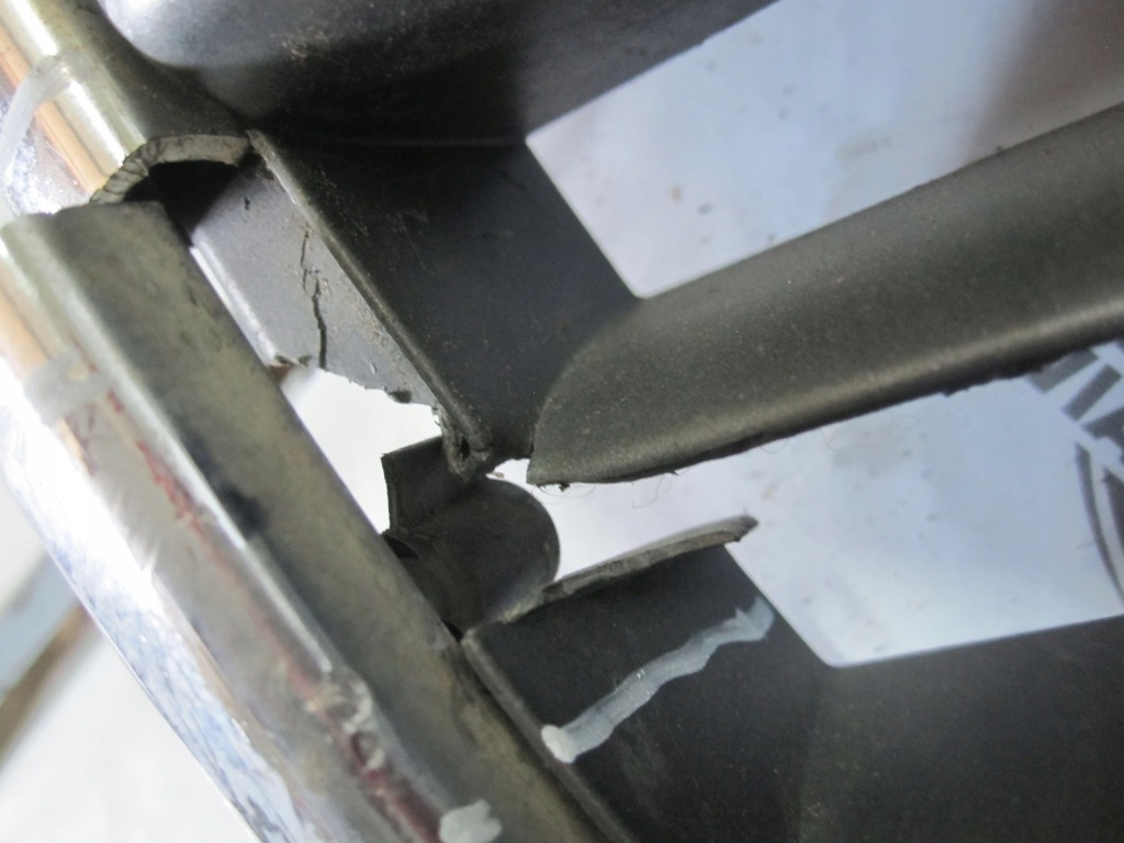 фото №4, Audi a4 b7 решётка радиатора решётка радиатора 8e0853651q