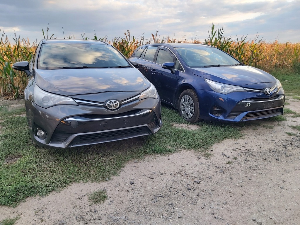 фото №9, Toyota avensis t27 ii lift t29 15-18r решітка радіатора решітка радіатора перед 52719-05010