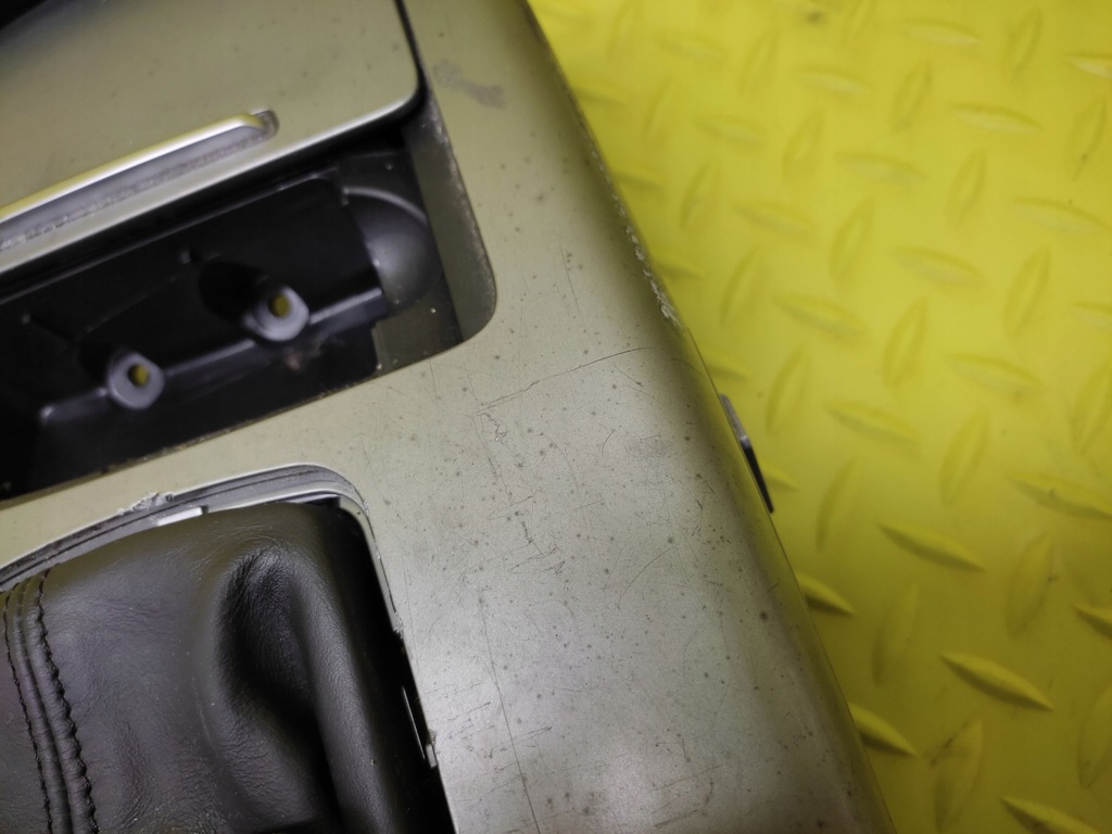 фото №8, Audi a6 c6 консоль туннель средний 4f1864261