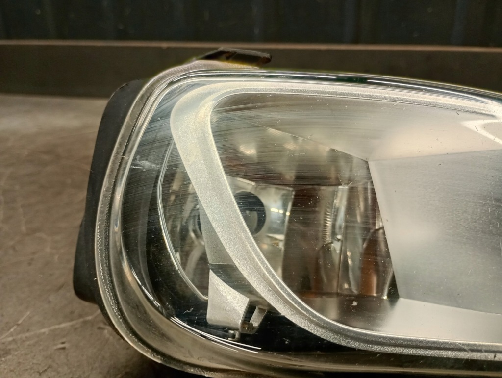A9608200656 противотуманная фара бампера левый перед led drl mercedes actros Цена